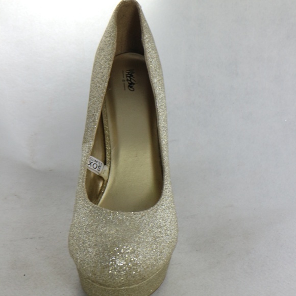 MOSSIMO Supply Co Gold Glitter Platform Pumps Sz 9.5 US Women - Picture 2 of 8